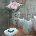 Le 3 Dee Oda ve Kahvaltı 3*