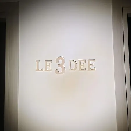 Le 3 Dee 3*